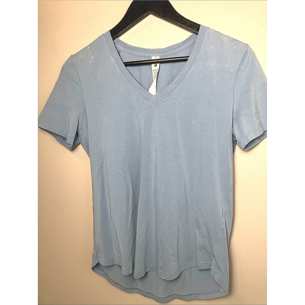 Lululemon V-Neck Short Sleeve Blue Women's Tee‎ Shirt Size 4 Athleisure Work Out